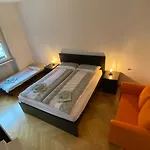 Appartamento Del Conte A Merano, Con Piscina E Posto Auto, Leggere Attentamente Le Info O Chiamare Direttamente L\'Host!